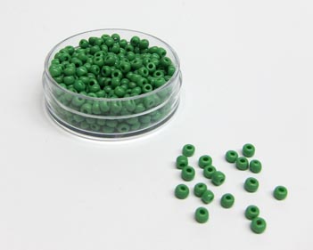 Glasperlen 2,6 / 3mmD grün satt